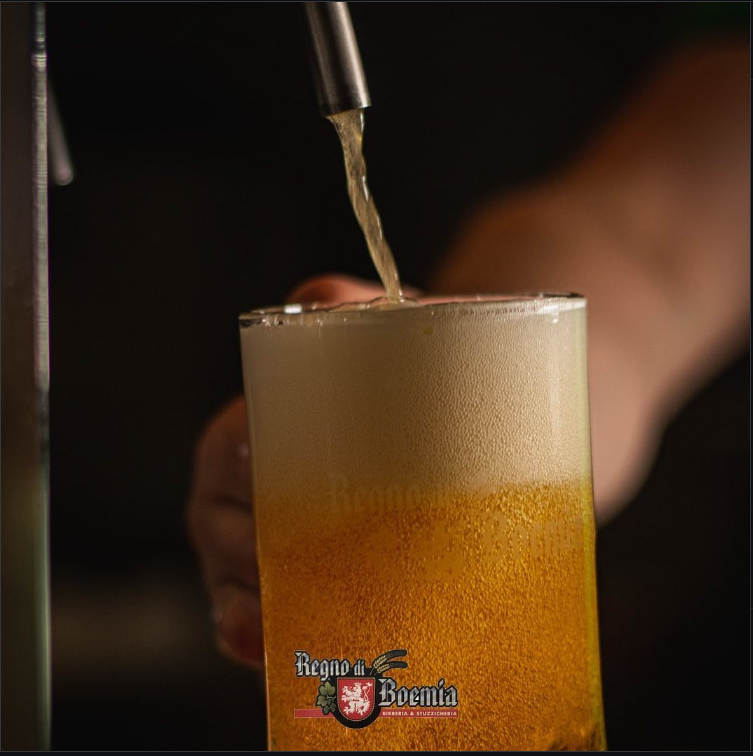 Spillatura di una pils ceca
